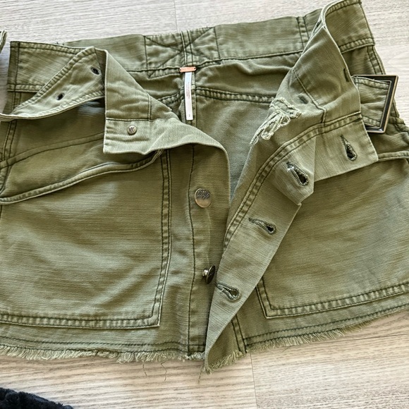 Free People Hanging On‎ Tight Mini Skirt Olive Green Utility Cargo Style Size 2 - Picture 5 of 8
